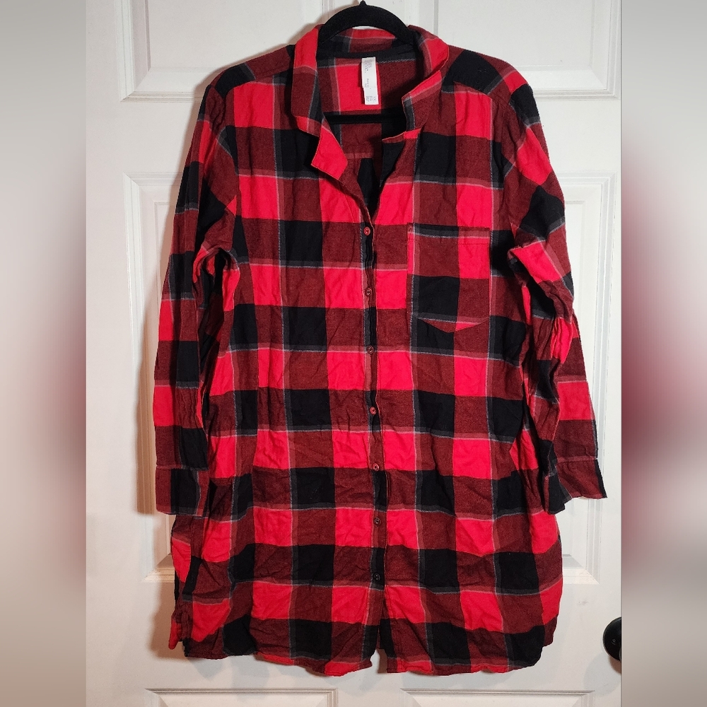 Stars Above Red and Black Buffalo Plaid Button-Front Oversized Shirt XXL